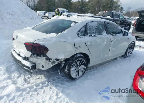 2015 Volkswagen Passat 1.8T Wolfsburg Edition из США, поврежденный, VIN 1VWAT7A36FC056090